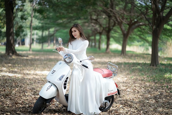 Romantiek op twee wielen: naar je bruiloft op de scooter